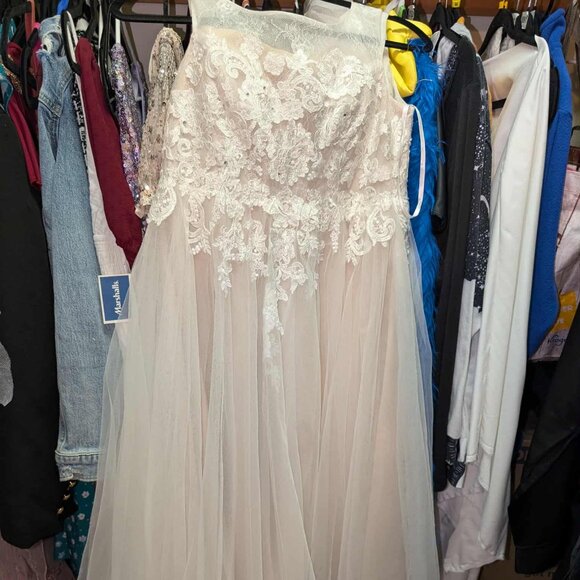 Flower GirI- Ivory Lace Tulle Wedding Dress – Sleeveless Floral Appliqué - Picture 3 of 12